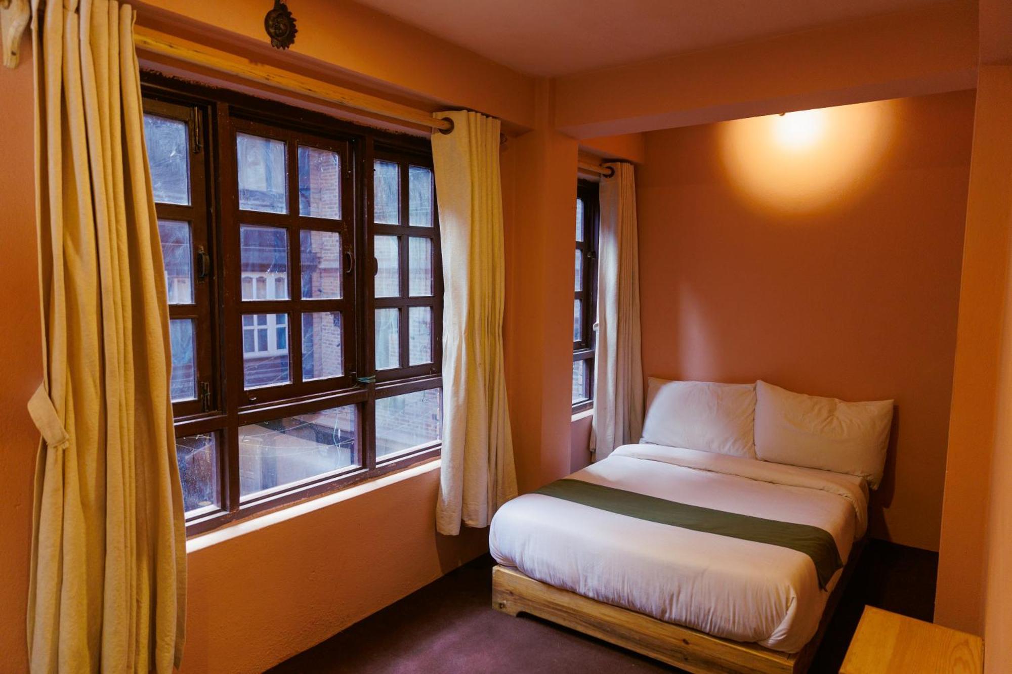 Manju Baha Hotel School Bhatgoan Exteriör bild